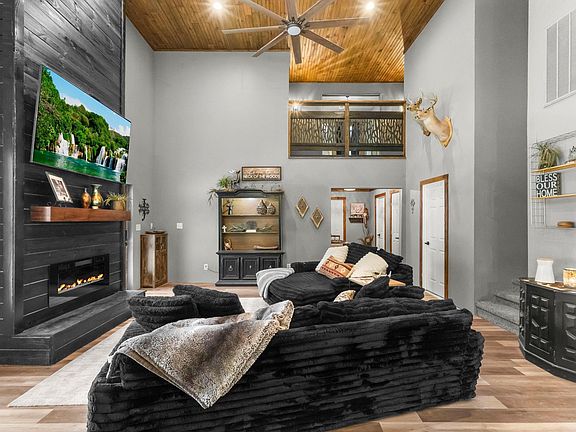 4th image of 2031 Bobcat Cir