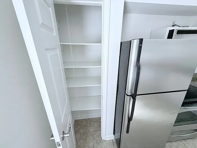 1100 Park Ln #201 — Photo 6