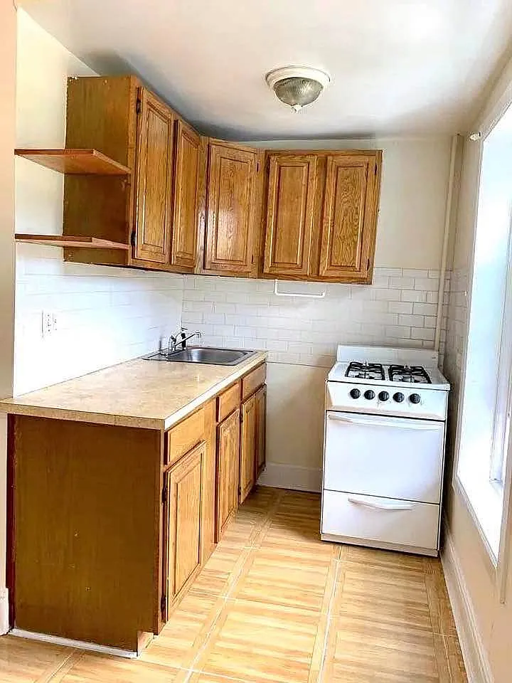 421A Monroe Street — Photo 2