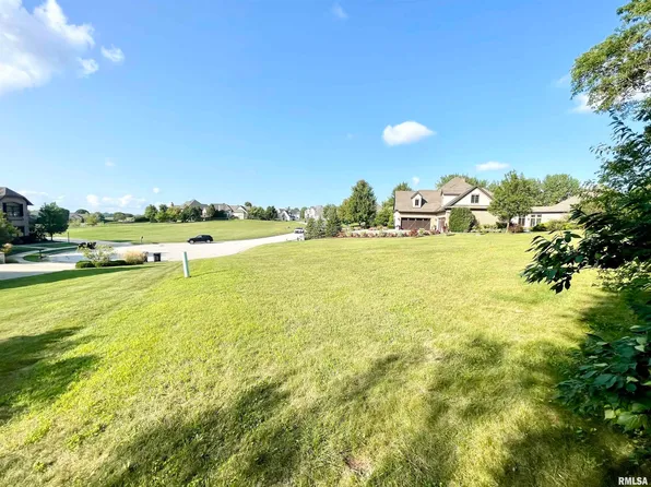 2203 W Augusta Dr, Dunlap, IL 61525