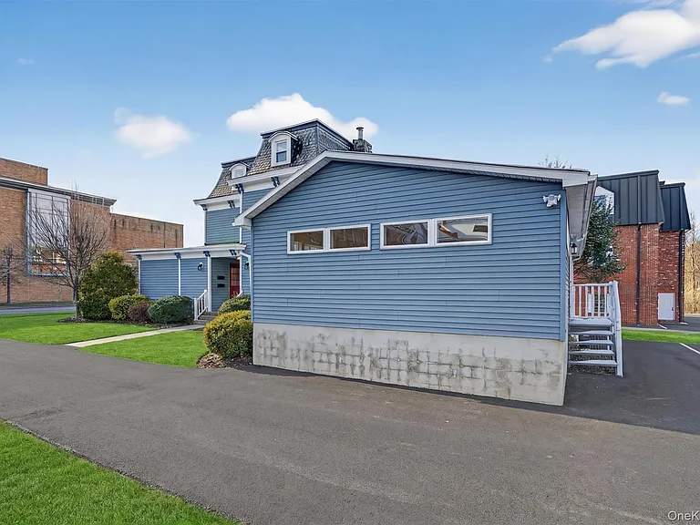 12 Scotchtown Ave — Photo 35