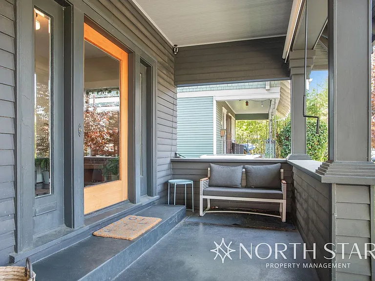 2224 NE 46th Ave — Photo 5