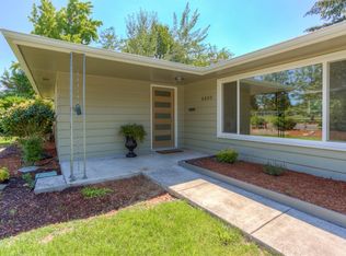 2600 Country Club Dr, Medford, OR