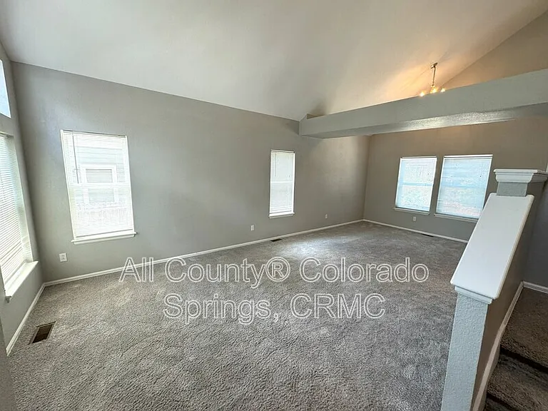 5859 Instone Cir — Photo 13