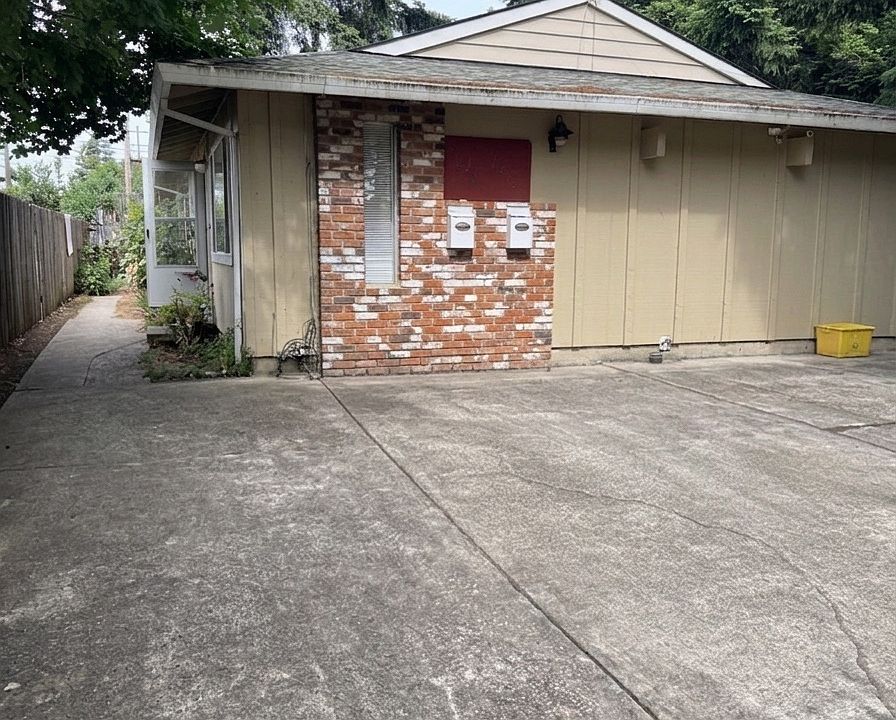 1st image of 7415-7417 SE 83rd Ave