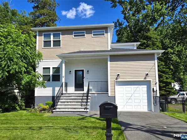 12 Lakeview Ave, Rochelle Park, NJ 07662
