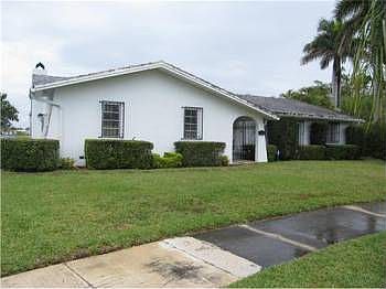 1st image of 9711 Palmetto Club Ln W