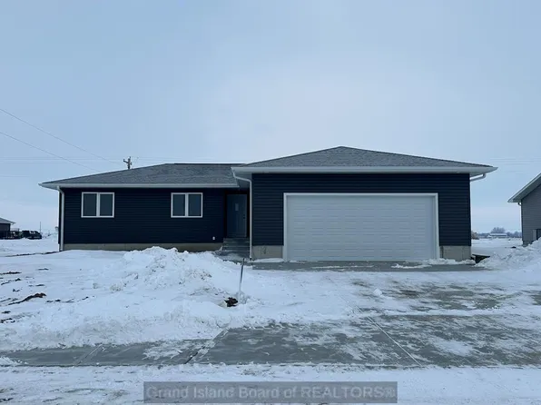 525 7th St, Phillips, NE 68865