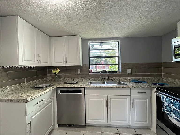 20511 NW 15th Ave #4 — Photo 2