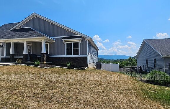 4th image of 42 McIlwee Ln