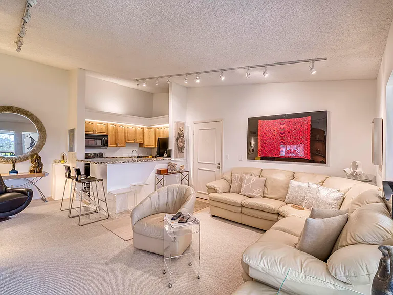 1111 Duncan Cir #203 — Photo 6