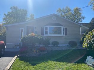 1033 Helene Pl, Raritan, NJ 08869