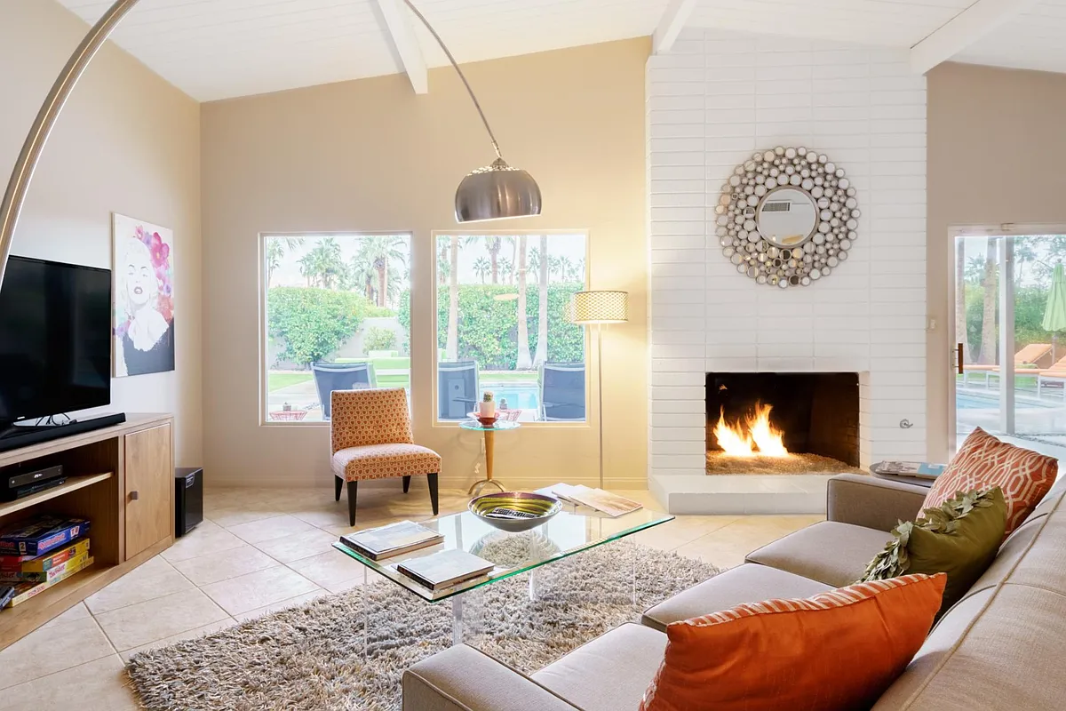 TV room w. 55 in TV, Spectrum Cable, Netflix Sound bar Subwoofer, local guidebooks, tourist sites, shopping, art, live theater, guide to celebrity homes, library - 1134 Abrigo Rd