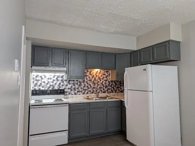 105 Windy Cir #3 — Photo 3