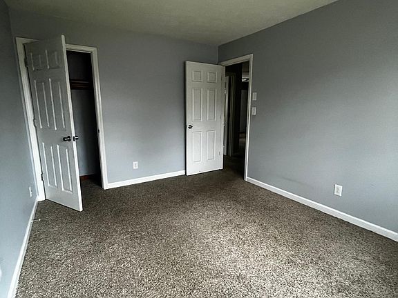 4th image of 1806 Parkwood Ln #3