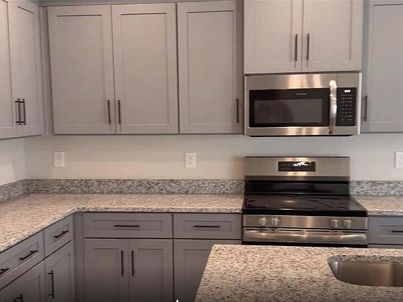 4th image of 21426 DEKALS AVENUE