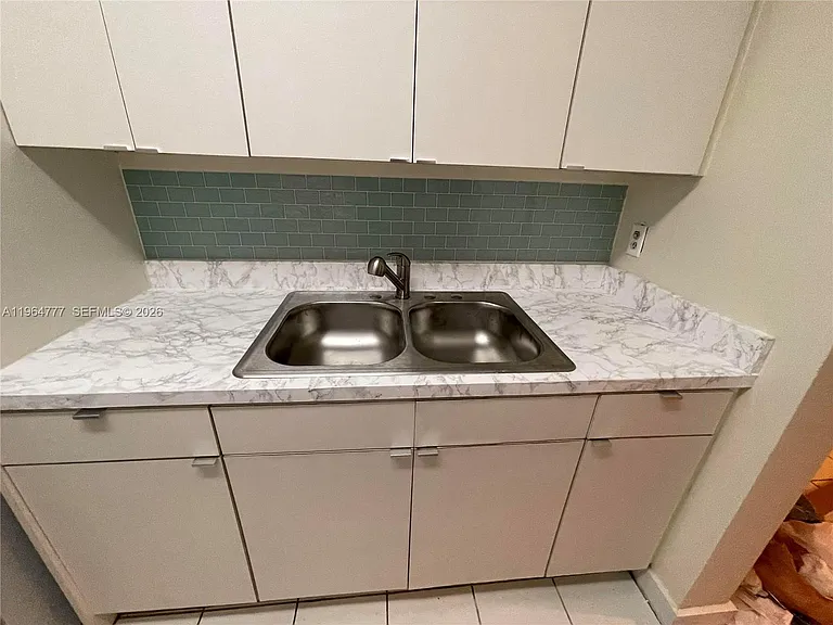 1450 Atlantic Shores Blvd #109 — Photo 31