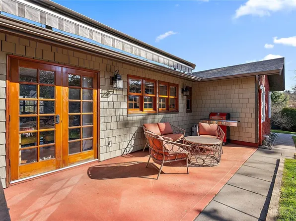 4000 Cedar Hill Rd, Saanich, BC V8N 3C1