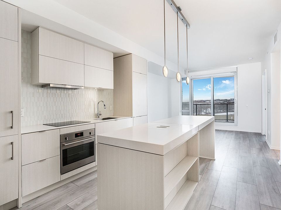 1st image of 706-615 6th Ave SE #706