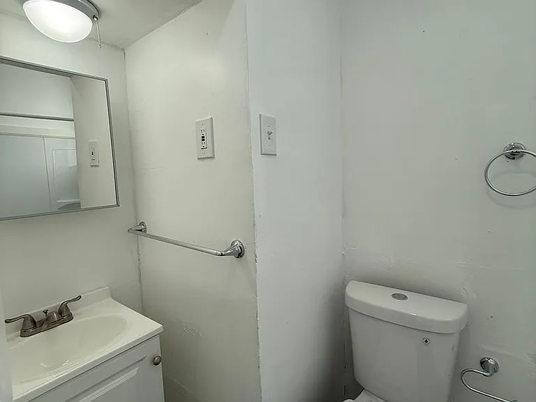 538 Bailey St — Photo 18