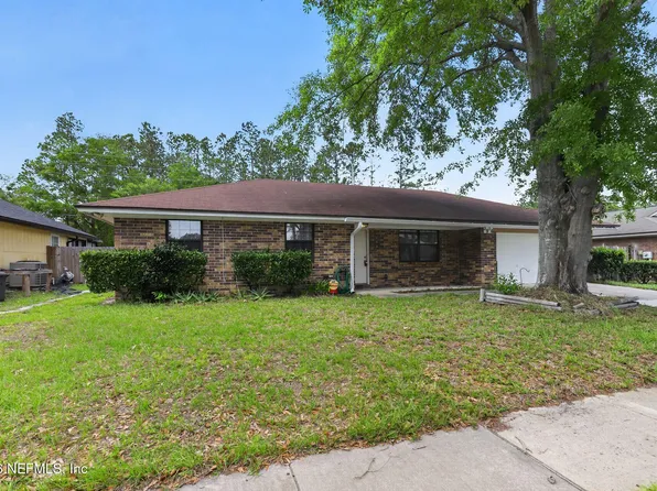 3916 HUNTERS LAKE Circle W, Jacksonville, FL 32210