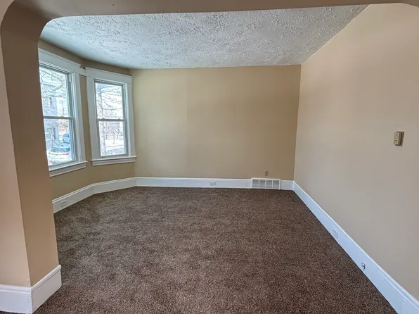 3245 W 127th St #1, Cleveland, OH 44111