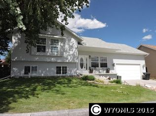 6640 White Rock Dr, Casper, WY 82604