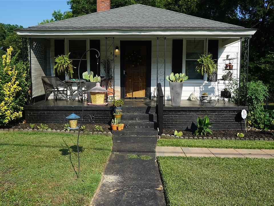 1st image of 749 Maywood St
