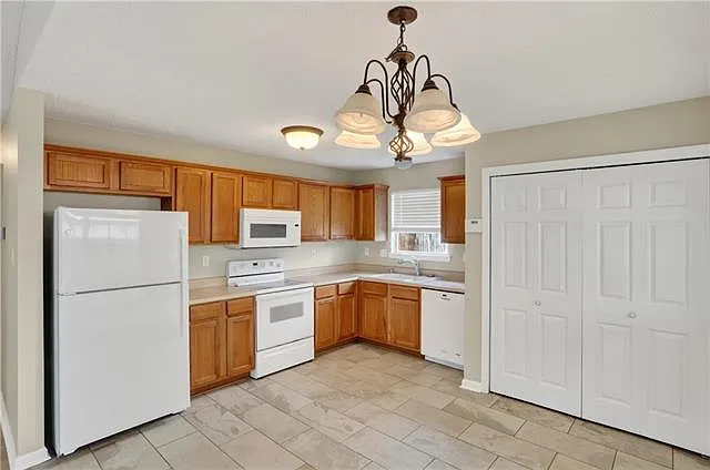 3 bed, 2.0 bath, 1152 sqft, $1,750 — Photo 4