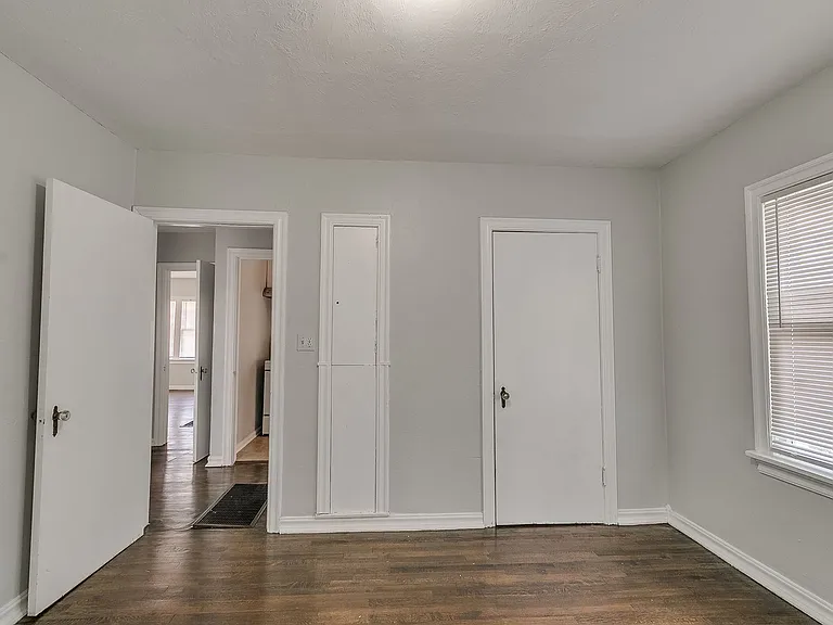 2042 NW 34th St — Photo 49