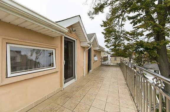 2nd image of 3808 Sea Gate Ave