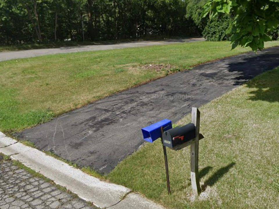 1st image of 1103 Penny Ln