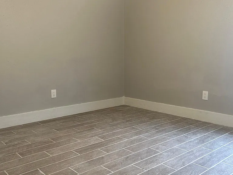 1008 Oak Hollow Pl — Photo 9