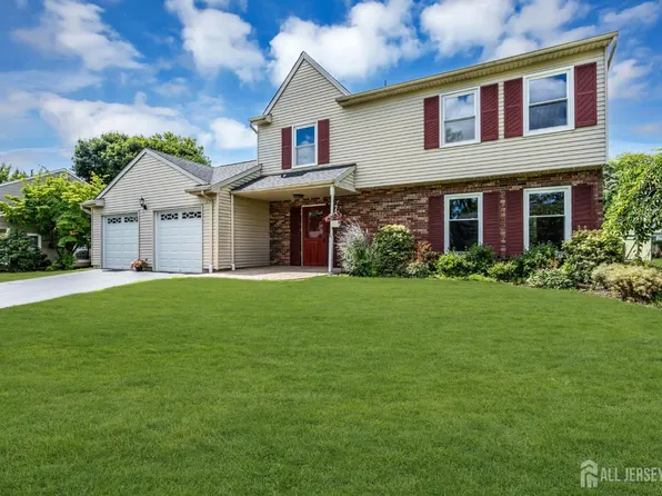 15 Major Ln, Plainsboro, NJ 08536