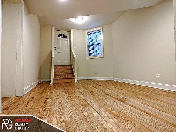 2nd image of 4038 N Ashland Ave #1MB