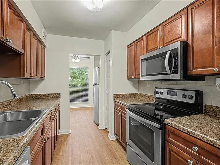 6350 Hawthorne Ter — Photo 21