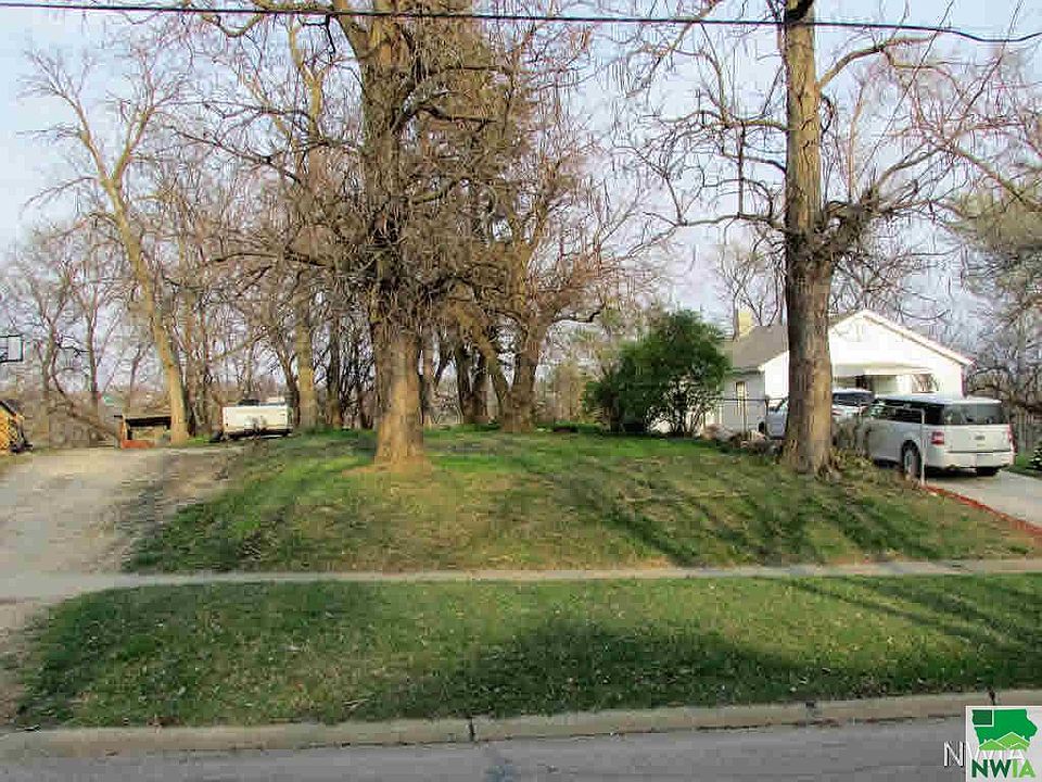 1st image of 1716 Myrtle St