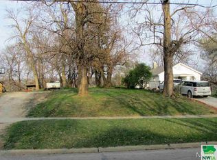 1716 Myrtle St, Sioux City, IA 51103