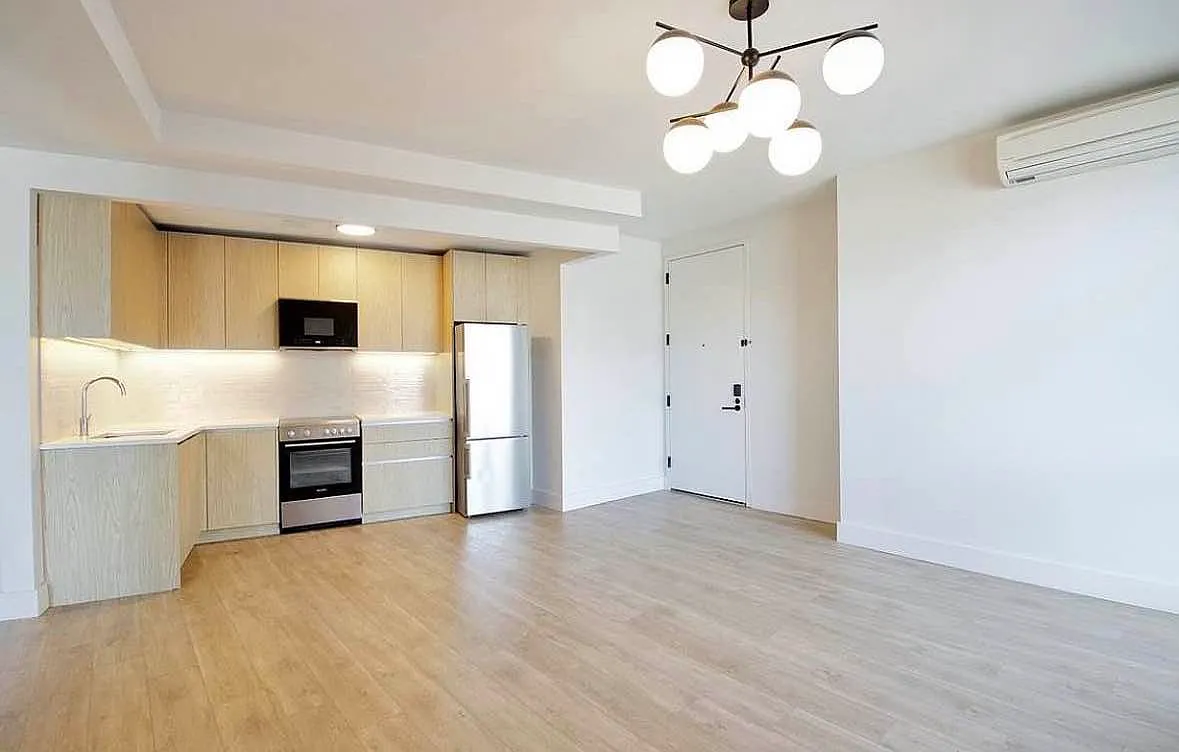 153 Erasmus Street — Photo 3
