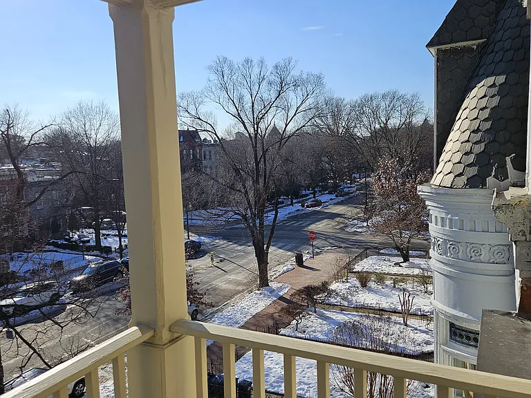 3d floor, balcony overlooking East Capitol St