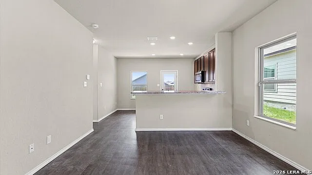 4 bed, 2.5 bath, 1748 sqft, $1,725 — Photo 4