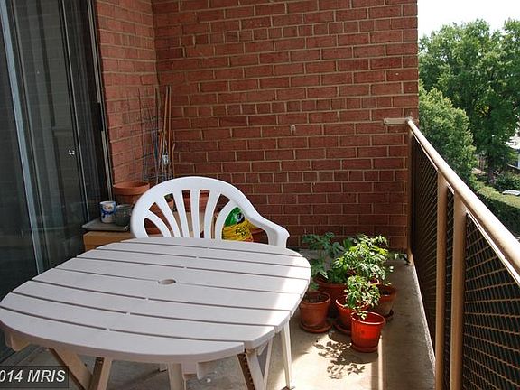3rd image of 1931 N Cleveland St APT 613