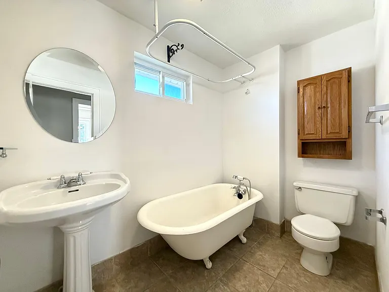 3445 3rd Ave — Photo 8