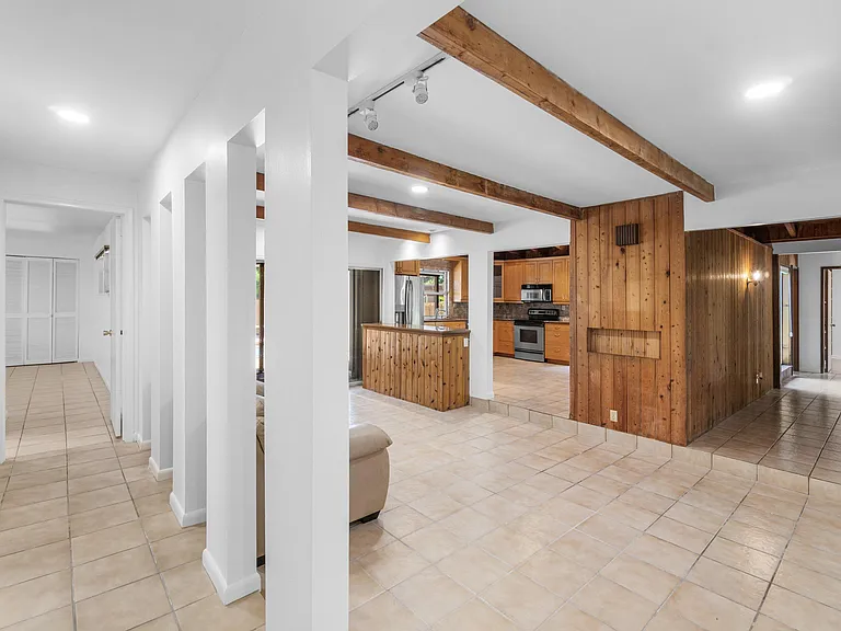 1051 SW 21st St — Photo 16