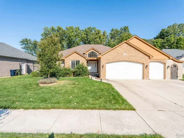 37916 Ashland Meadows Ct, Sterling Heights, MI 48312