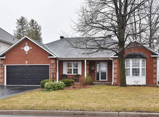 28 Delamere Dr, Ottawa, ON K2S 1G7