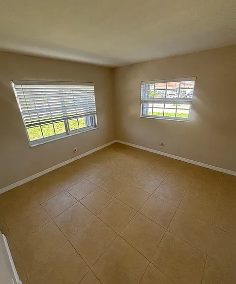 Spacious bright 2nd bedroom