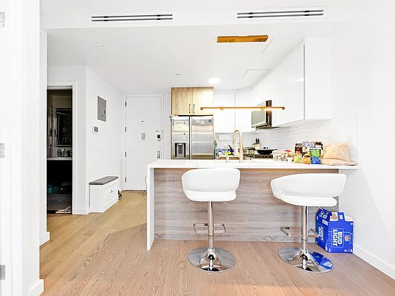 3rd image of 279 Sumpter St #2B