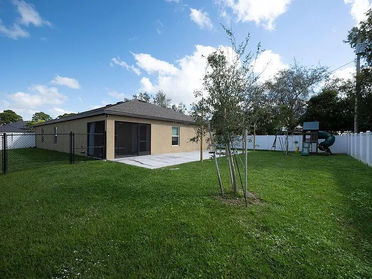 414 SW Dahled Ave — Photo 21