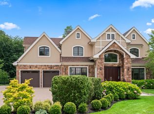 11 Buckingham Court, Muttontown, NY 11791